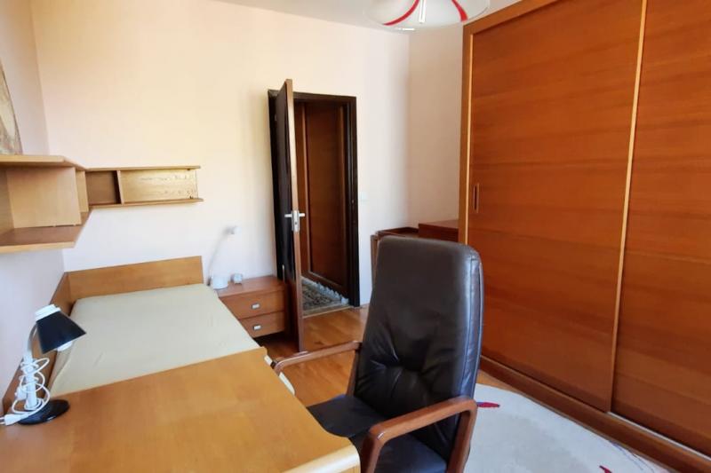 Three rooms flat to rent